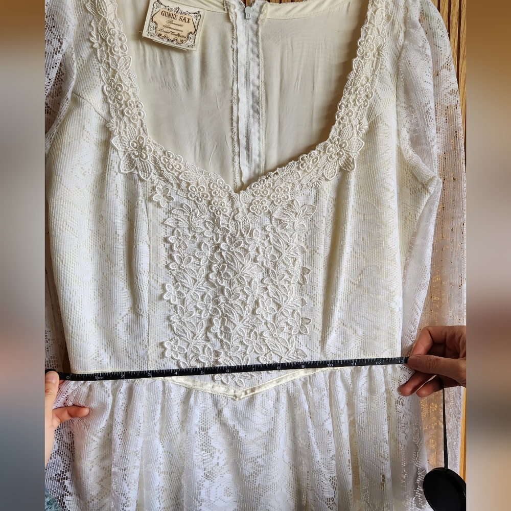 Authentic 1970's Gunne Sax dress from the Romantic Renaissance Bridal Collection - Picture 7 of 11